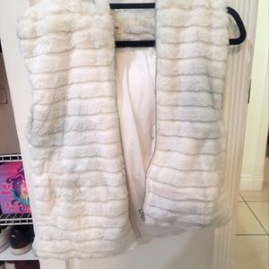 Women's White Wool Vest Faux Fur Vest Stand Collar Faux Fur Coat Vest Jacket